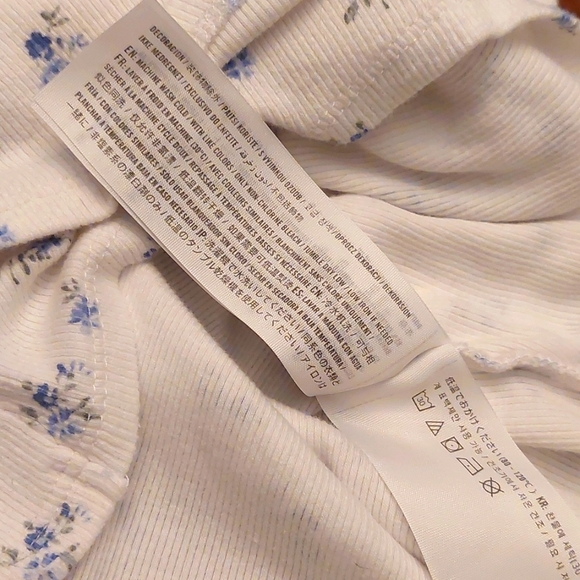 Hollister Floral Baby Tee - Picture 9 of 10